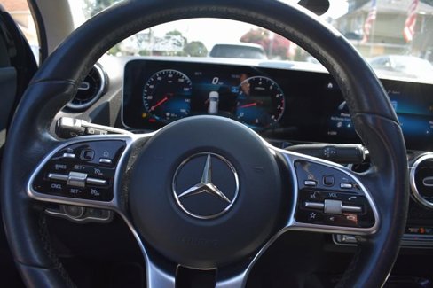 Used 2021 Mercedes-Benz GLA 250 4MATIC image 13