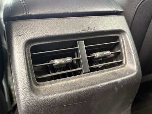 Used 2018 Ford Edge SE image 20