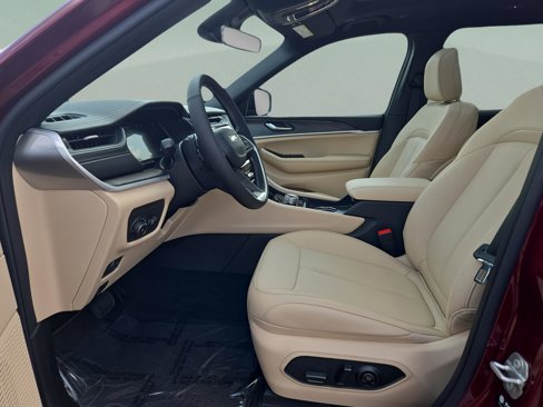 New 2025 Jeep Grand Cherokee L Limited image 14