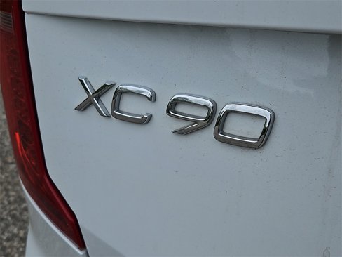 Used 2023 Volvo XC90 T8 Ultimate w/ Protection Package Premier image 12