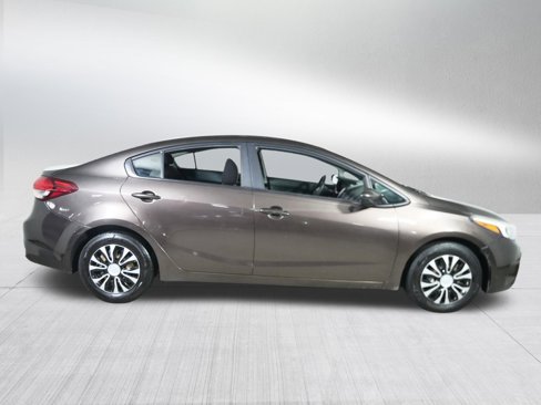 Used 2017 Kia Forte LX image 8