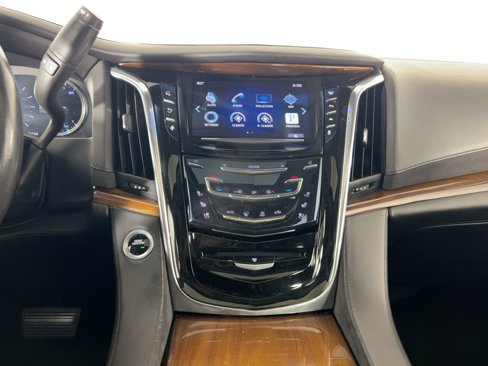 Used 2016 Cadillac Escalade Luxury image 24