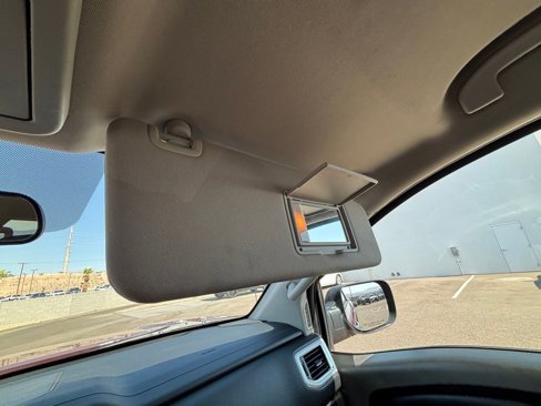 Used 2017 Nissan Titan SV image 29