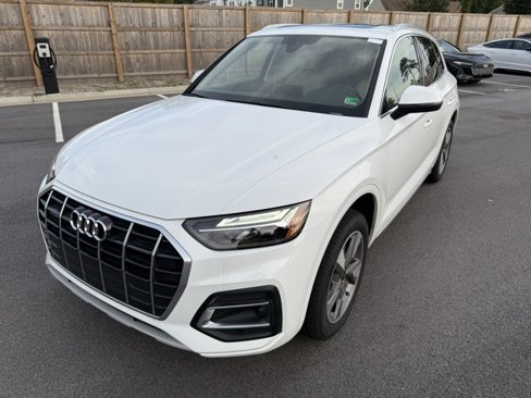 Used 2024 Audi Q5 2.0T Premium w/ Convenience Package image 4
