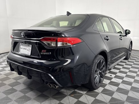 Used 2023 Toyota Corolla SE image 6