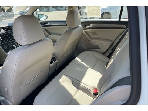 Used 2019 Volkswagen Golf Alltrack S image 13