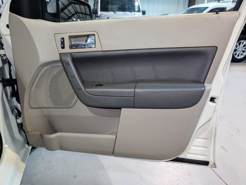 Used 2010 Ford Focus SEL image 24