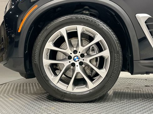 Used 2024 BMW X5 xDrive40i w/ Premium Package image 5