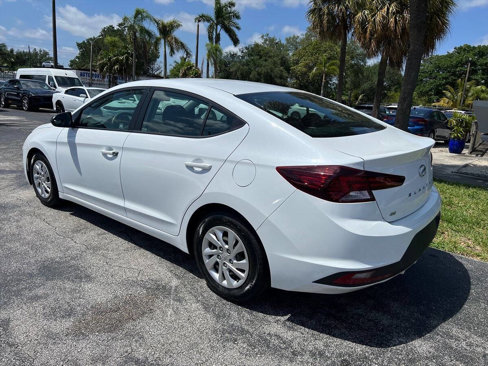 Used 2019 Hyundai Elantra SE image 7