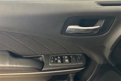 Used 2022 Dodge Charger SXT image 12