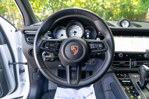 Certified 2023 Porsche Macan Turbo image 25