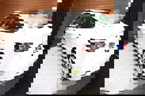Used 2023 Tesla Model 3 Standard Range image 9