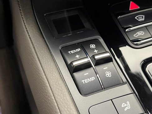 Used 2017 Porsche Cayenne Platinum Edition image 18
