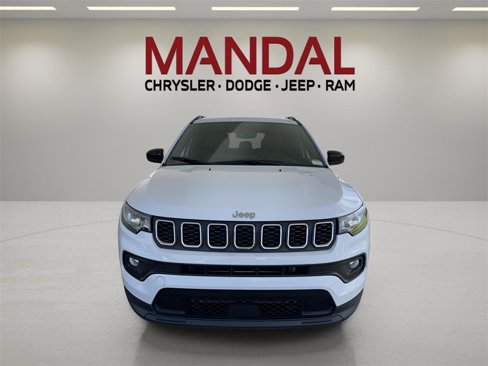 Certified 2024 Jeep Compass Latitude image 3
