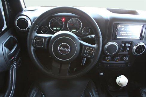 Used 2017 Jeep Wrangler Unlimited Sahara w/ Connectivity Group image 5