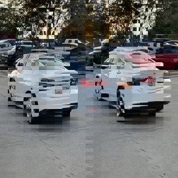 Used 2023 Chevrolet Malibu LT image 4