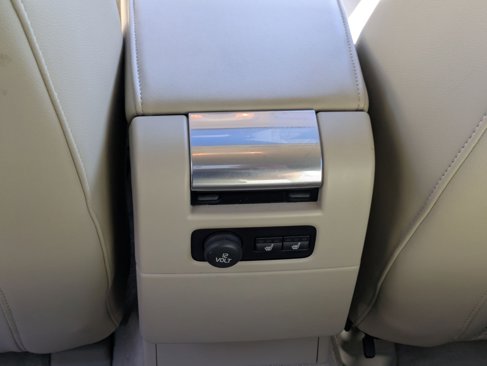 Used 2015 Volvo XC70 T6 Platinum w/ Protection Package image 30