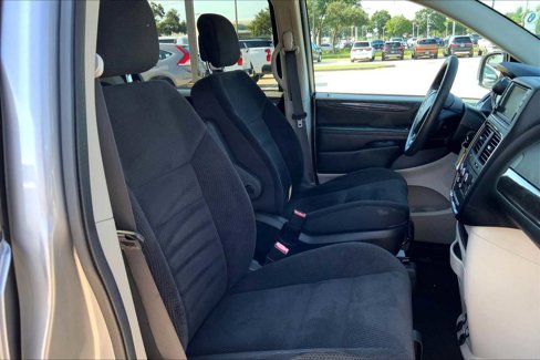 Used 2019 Dodge Grand Caravan SE image 8
