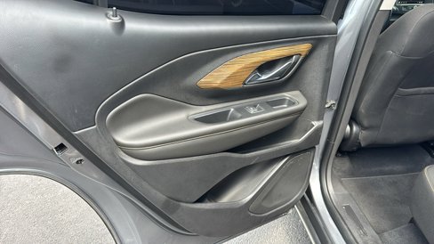 Used 2020 GMC Terrain SLE image 16