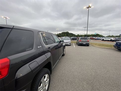 Used 2016 GMC Terrain SLE image 12