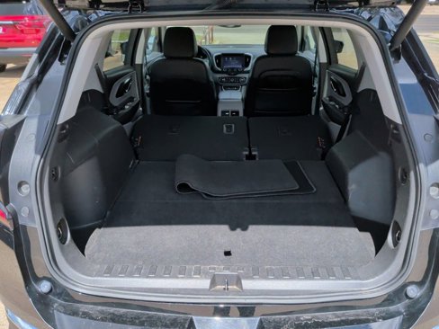Used 2023 GMC Terrain SLT image 38