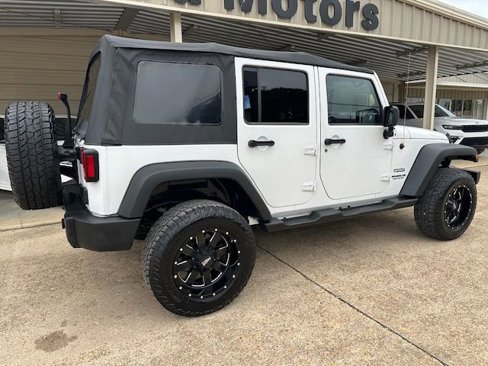 Used 2012 Jeep Wrangler Unlimited Sport image 4