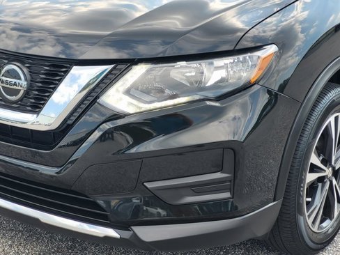 Used 2020 Nissan Rogue SV w/ Premium Package image 8