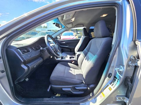 Used 2017 Toyota Camry SE image 16
