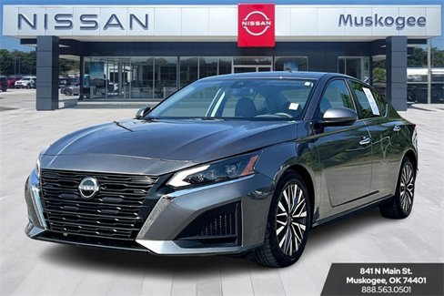 Used 2023 Nissan Altima 2.5 SV image 3