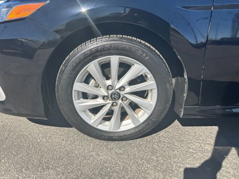 Used 2022 Toyota Camry LE image 12