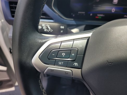 Used 2024 Volkswagen Taos SE w/ Panoramic Sunroof Package image 31