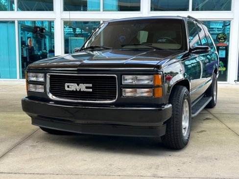 Used 1996 GMC Yukon SLE image 1