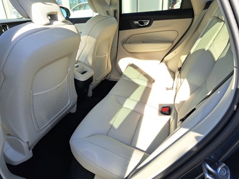 New 2025 Volvo XC60 B5 Core w/ Climate Package image 7