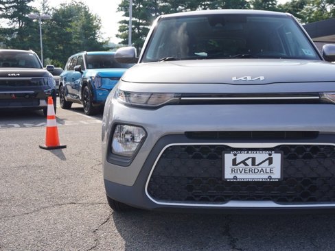Used 2022 Kia Soul LX w/ Technology Package image 12