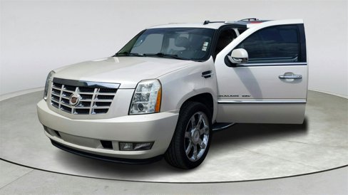 Used 2013 Cadillac Escalade ESV Luxury image 10