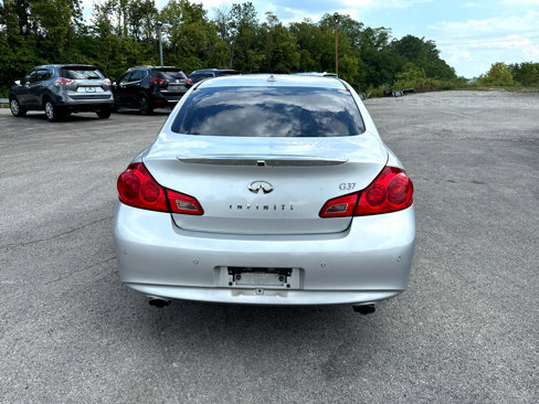 Used 2010 INFINITI G37 Journey image 4