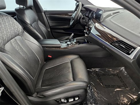 Used 2018 BMW M550i xDrive image 3