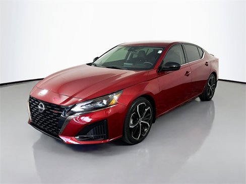 Used 2024 Nissan Altima 2.5 SR image 3