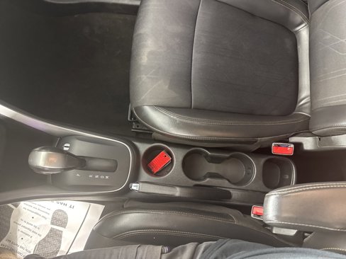 Used 2020 Chevrolet Trax LT w/ LT Convenience Package image 21