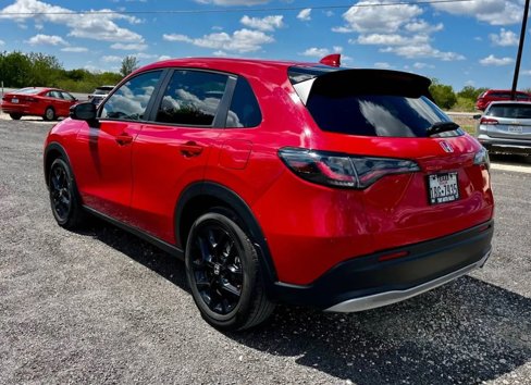 Used 2025 Honda HR-V Sport image 3