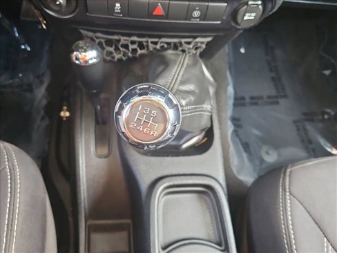 Used 2014 Jeep Wrangler Rubicon w/ Power Convenience Group image 12