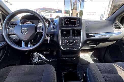 Used 2018 Dodge Grand Caravan SE image 14
