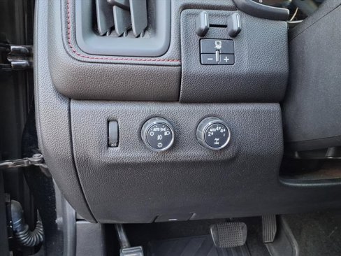 Used 2017 GMC Canyon SLE w/ All Terrain Package image 14