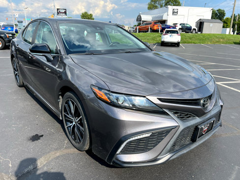 Used 2022 Toyota Camry SE image 11