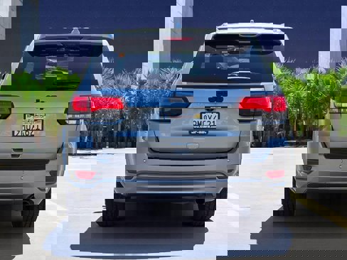 Used 2019 Jeep Grand Cherokee Altitude image 11