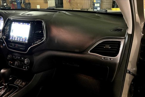 Used 2019 Jeep Cherokee Overland w/ Heavy Duty Protection Group image 17