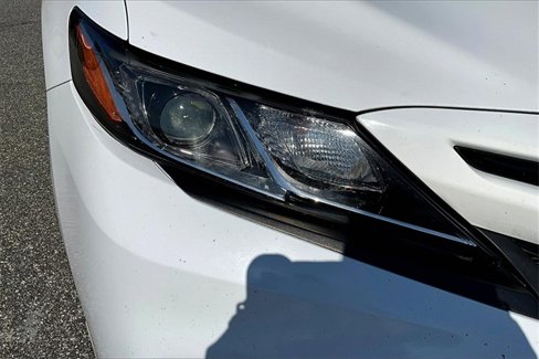 Used 2020 Toyota Camry SE image 31