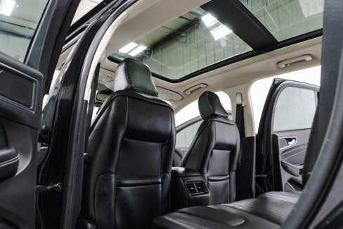 Used 2021 Ford Edge Titanium image 32