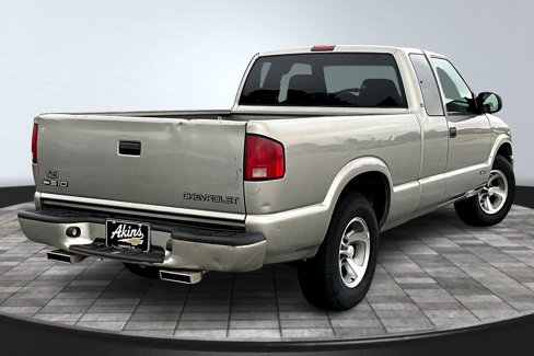 Used 2002 Chevrolet S10 Pickup LS w/ LS Preferred Equipment Group image 6