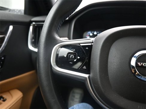 Used 2019 Volvo S90 T6 Momentum image 24